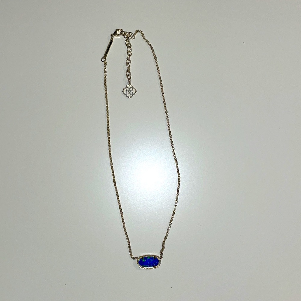 Kendra Scott necklace